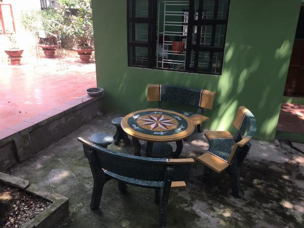 Bộ bàn ghế ngoài trời Hà Nội bằng kim loại bền đẹp