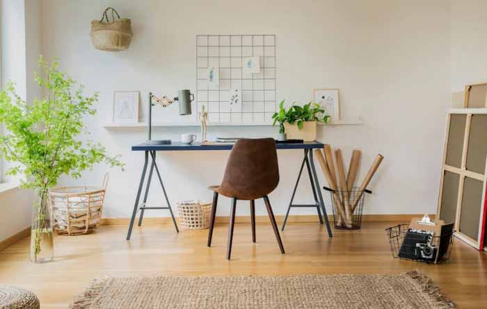 Bộ bàn ghế ngồi làm việc phong cách đơn giản với bàn chân sắt và ghế cafe thanh lịch