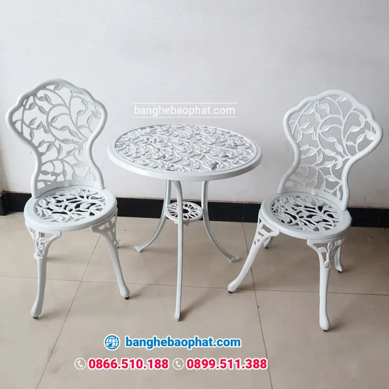 bộ bàn ghế sân vườn nhôm đúc thanh lý BGNDBP012B