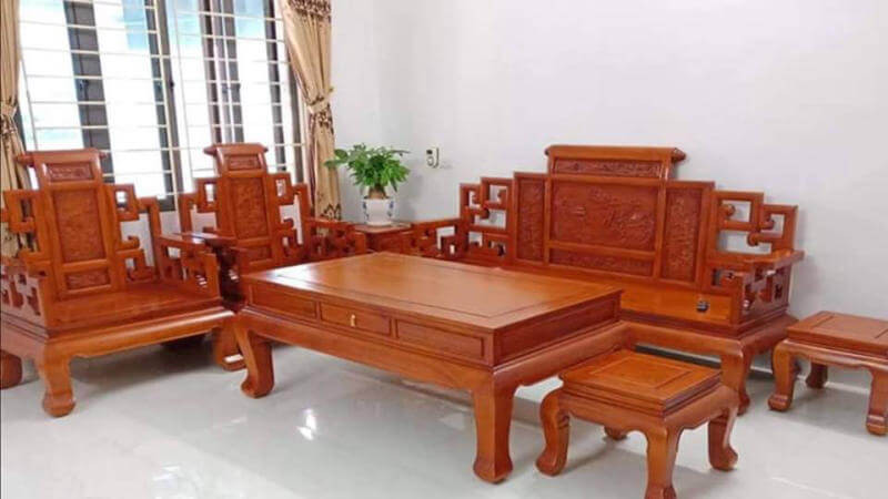 Bộ bàn ghế Sơn Thủy gỗ gụ Đồng Kỵ, mang bức tranh thiên nhiên hữu tình vào phòng khách chung cư.