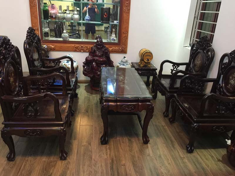 Bộ bàn ghế trắc thực sự là lựa chọn hoàn hảo cho mọi căn nhà