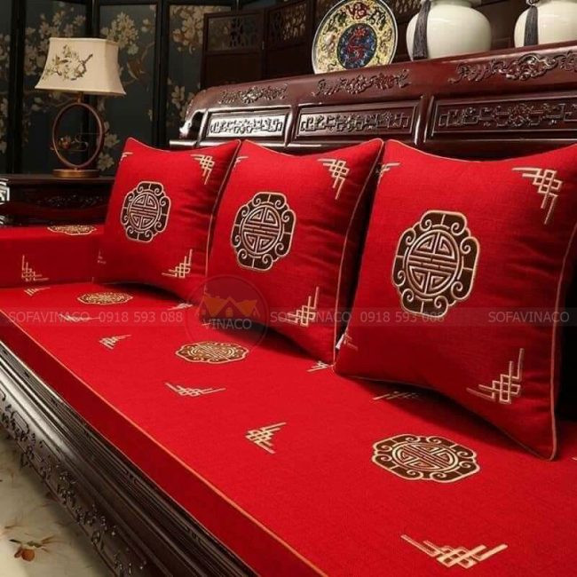 Bộ đệm ghế gấm thêu hoa văn tinh xảo cho ghế gỗ đồng kỵ