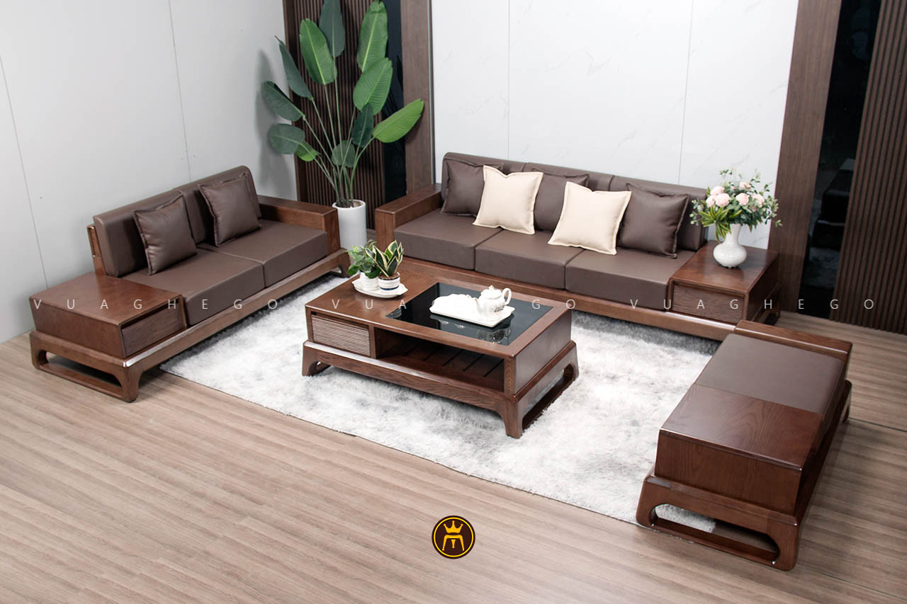 Bộ ghế gỗ tần bì có màu nâu sẫm sang trọng và ấm cúng