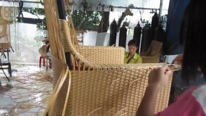 Bộ ghế nhựa đan giả mây bền đẹp, mang đến vẻ sang trọng cho không gian ngoại thất