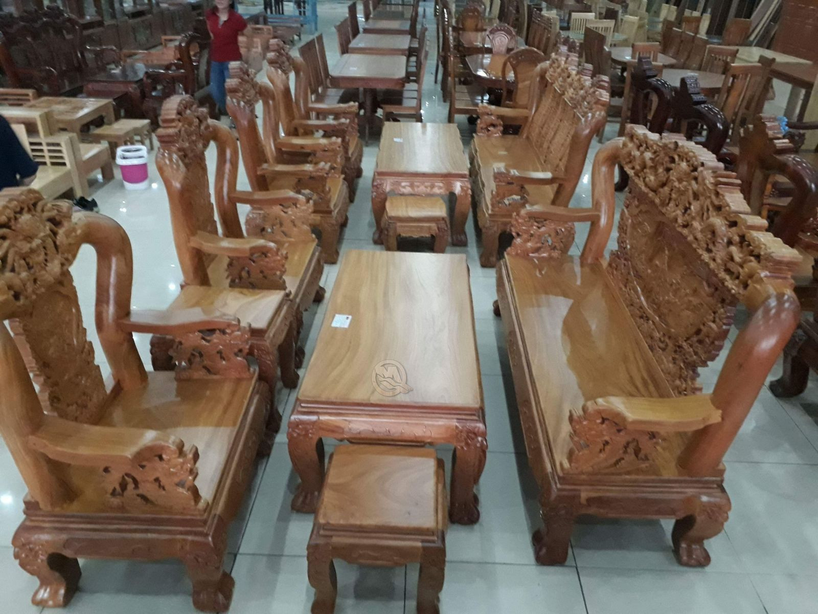 Bộ sofa Bát Tiên Đỉnh Rồng tay 12, tượng trưng cho sự may mắn