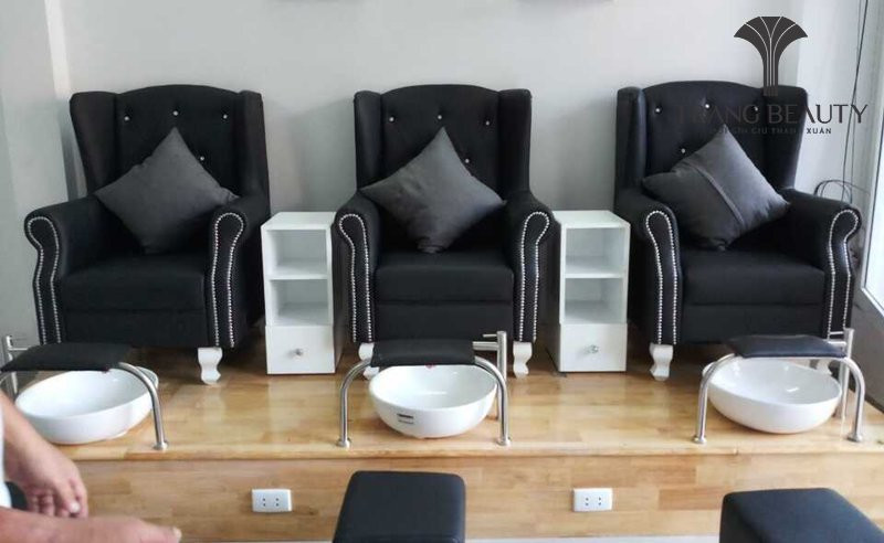 Bồn rời tạo cảm giác sạch sẽ, vệ sinh cho ghế làm móng chân