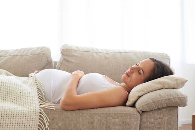 Chăm sóc giấc ngủ mẹ bầu, giảm mệt mỏi với ghế bập bênh