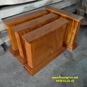 Chân bàn gỗ nguyên khối, vẻ đẹp tự nhiên và bền vững theo thời gian.
