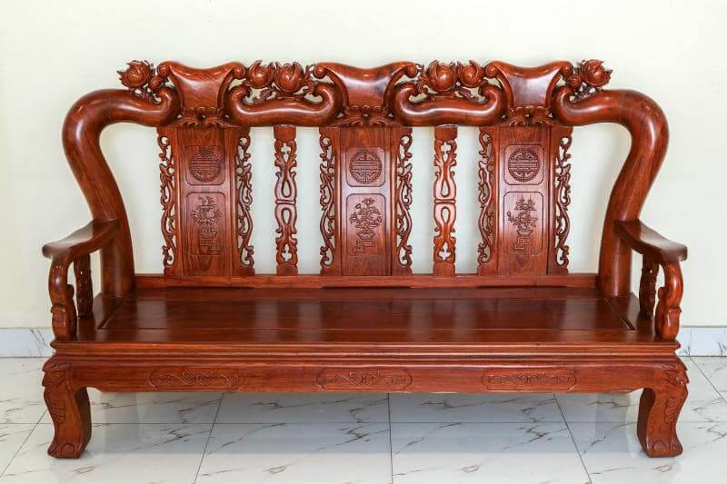 Chi tiết bàn ghế Đồng Kỵ tay 12 chạm khắc công phu