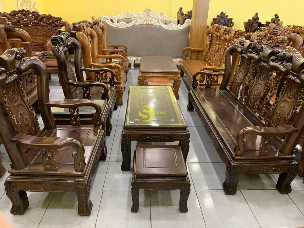 Chi tiết ghế đơn gỗ chiu liu chạm đào