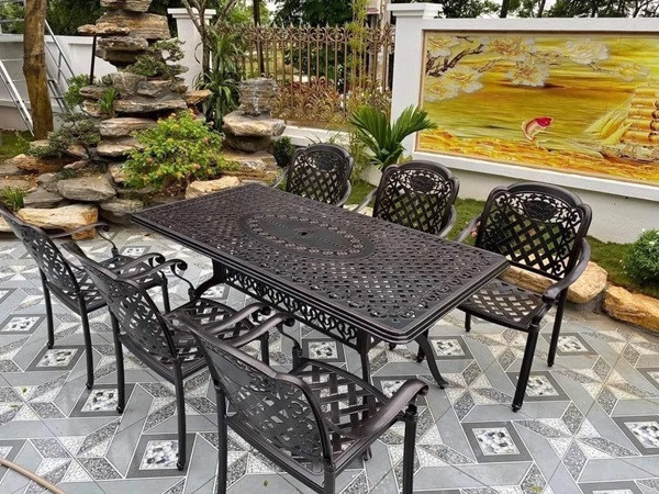 Chọn bàn ghế nhôm đúc có sơn tĩnh điện chất lượng cao