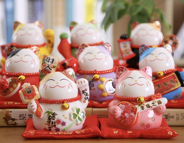 Chọn mèo thần tài theo màu sắc và họa tiết