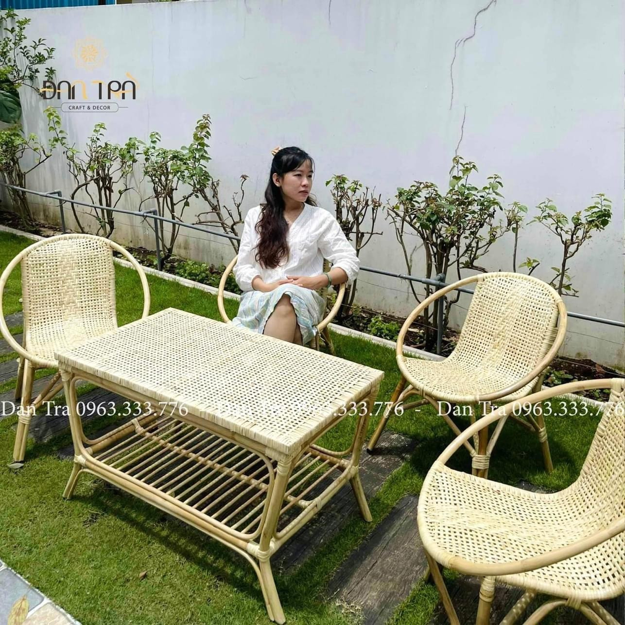 Combo bàn ghế mây tre đan nhỏ gọn cho ban công, sân vườn, góc uống trà thư giãn, là lựa chọn lý tưởng khi bạn tìm mua bàn ghế mây tre đan ở đâu.