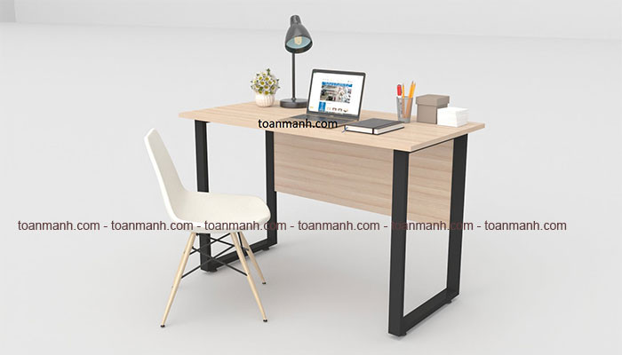 Đa dạng mẫu mã bàn làm việc chân sắt, tham khảo giá bàn làm việc văn phòng phù hợp