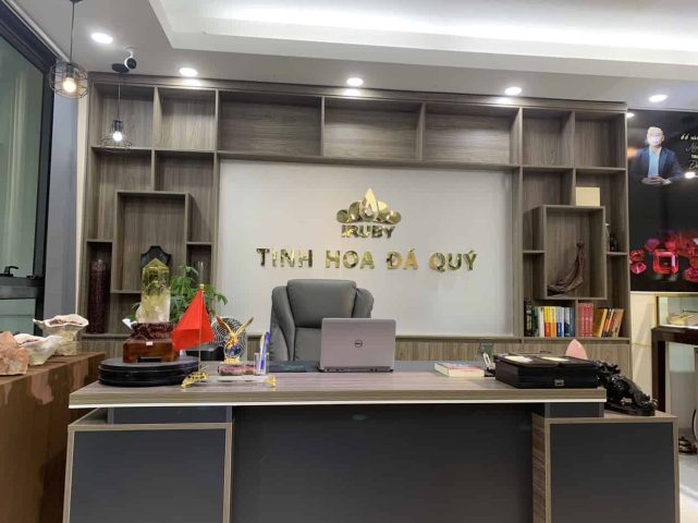 Đá thạch anh để bàn làm việc mang lại tài lộc và may mắn