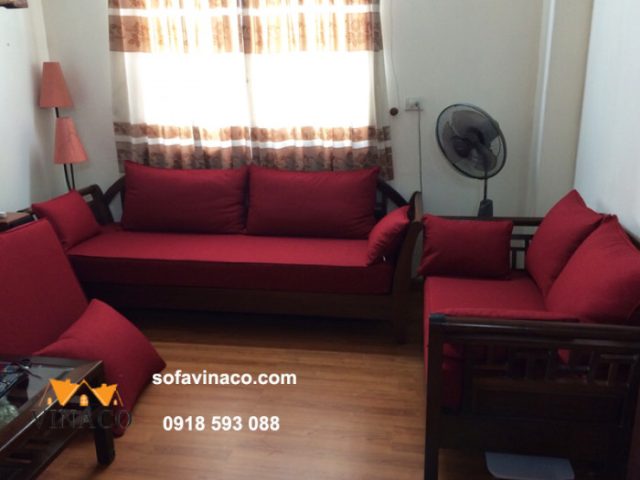 Đệm ghế gỗ màu đỏ đô sang trọng cho bộ sofa phòng khách