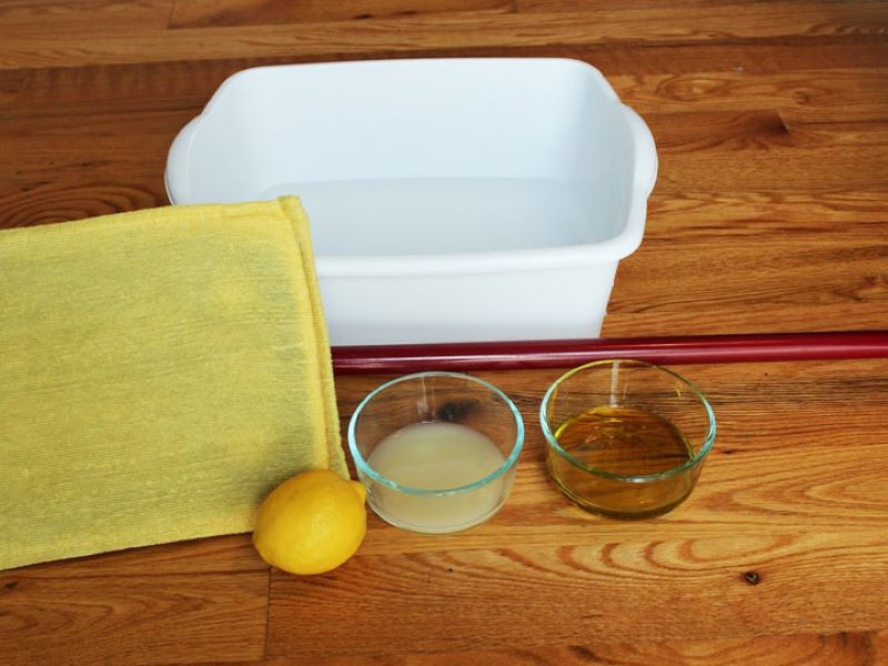 Dùng chanh và giấm làm sạch bàn ghế gỗ