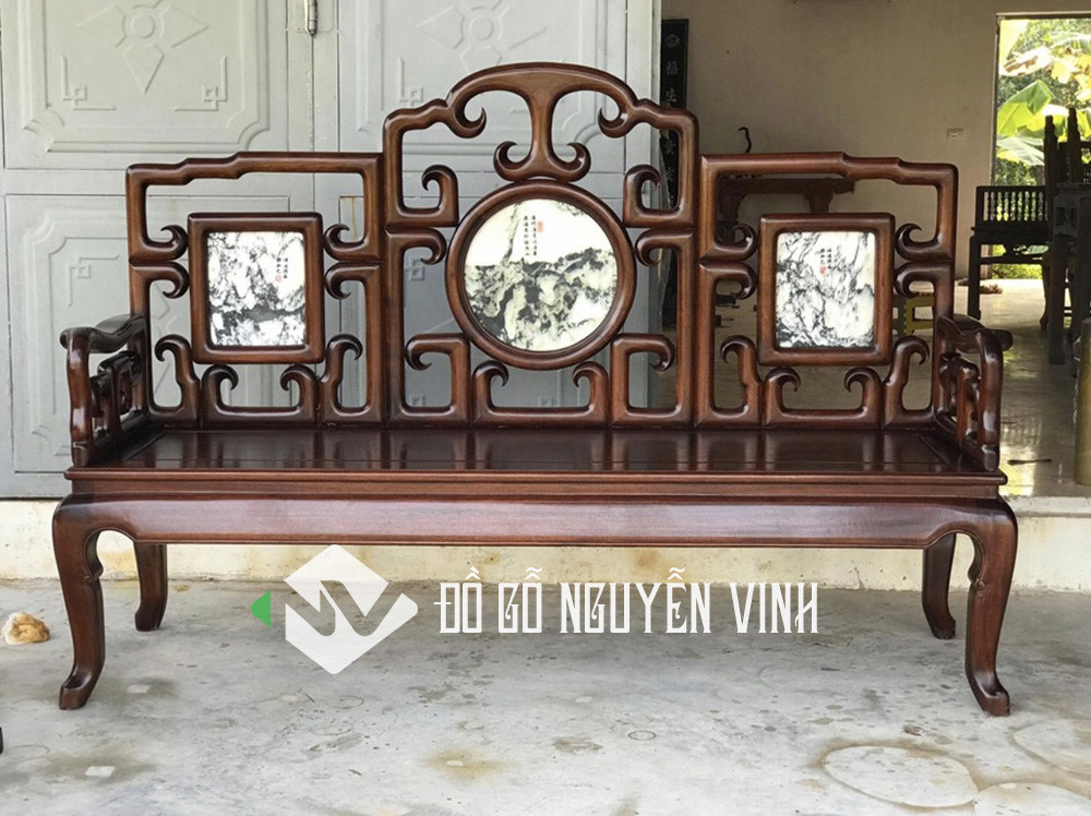 Ghế băng dài của bộ bàn ghế gụ móc mỏ