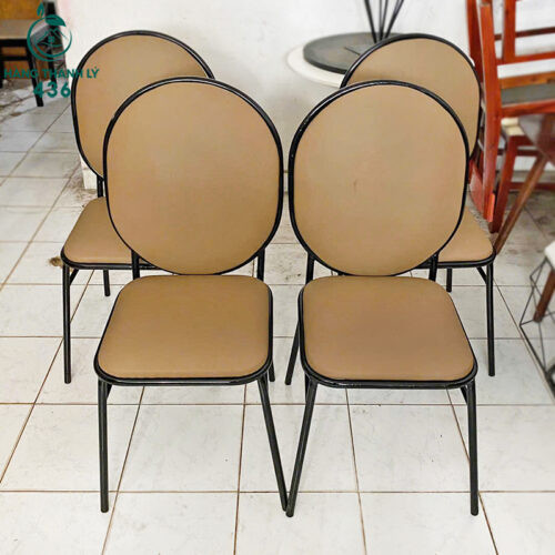Ghế cafe chân sắt bọc nệm cũ, giải pháp bàn ghế cafe giá rẻ bền đẹp