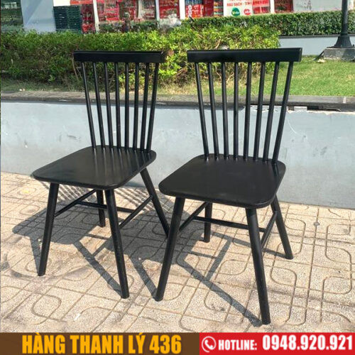 Ghế cafe gỗ tựa lưng màu đen cũ