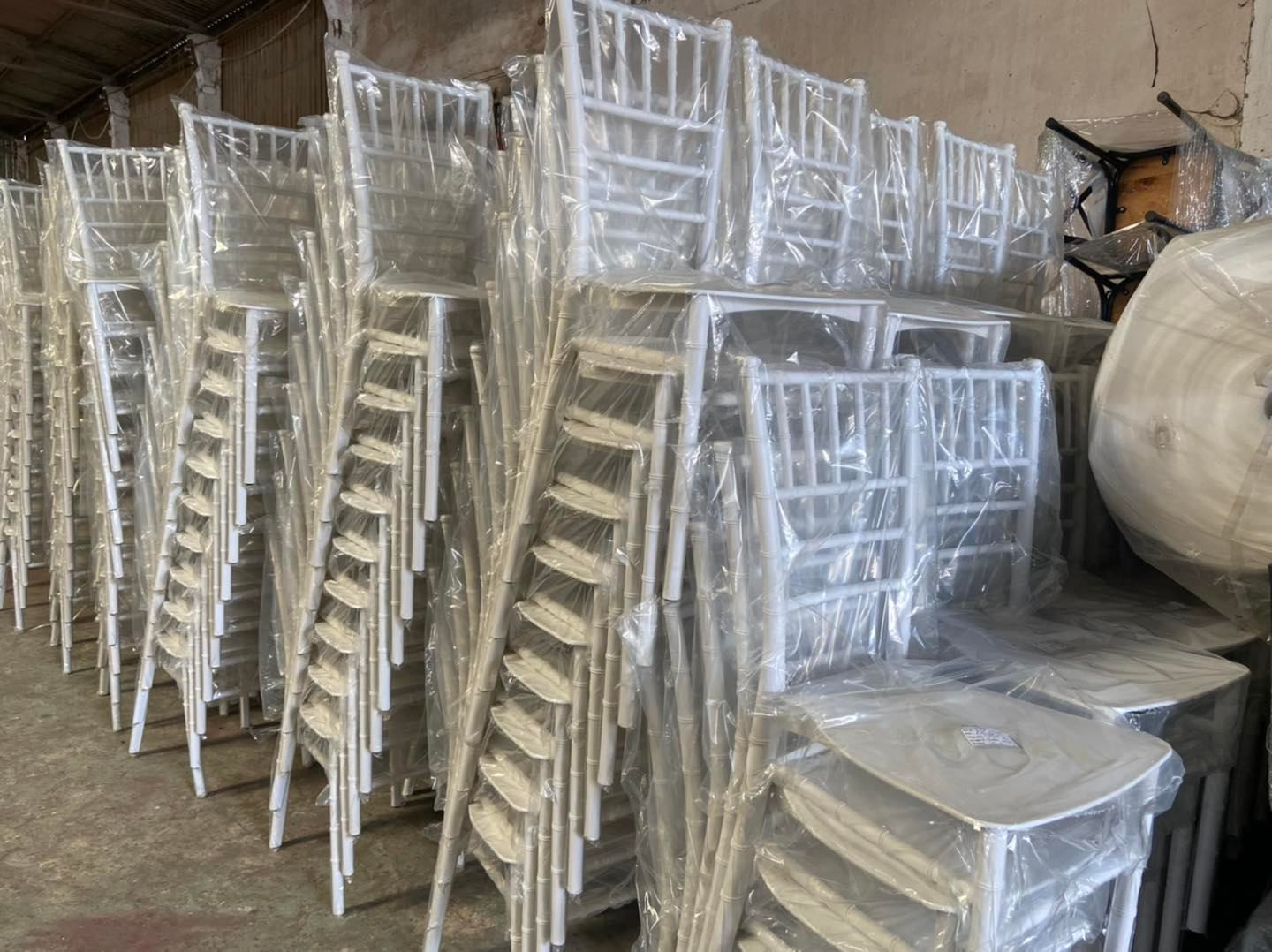 Ghế Chiavari nhựa tinh tế