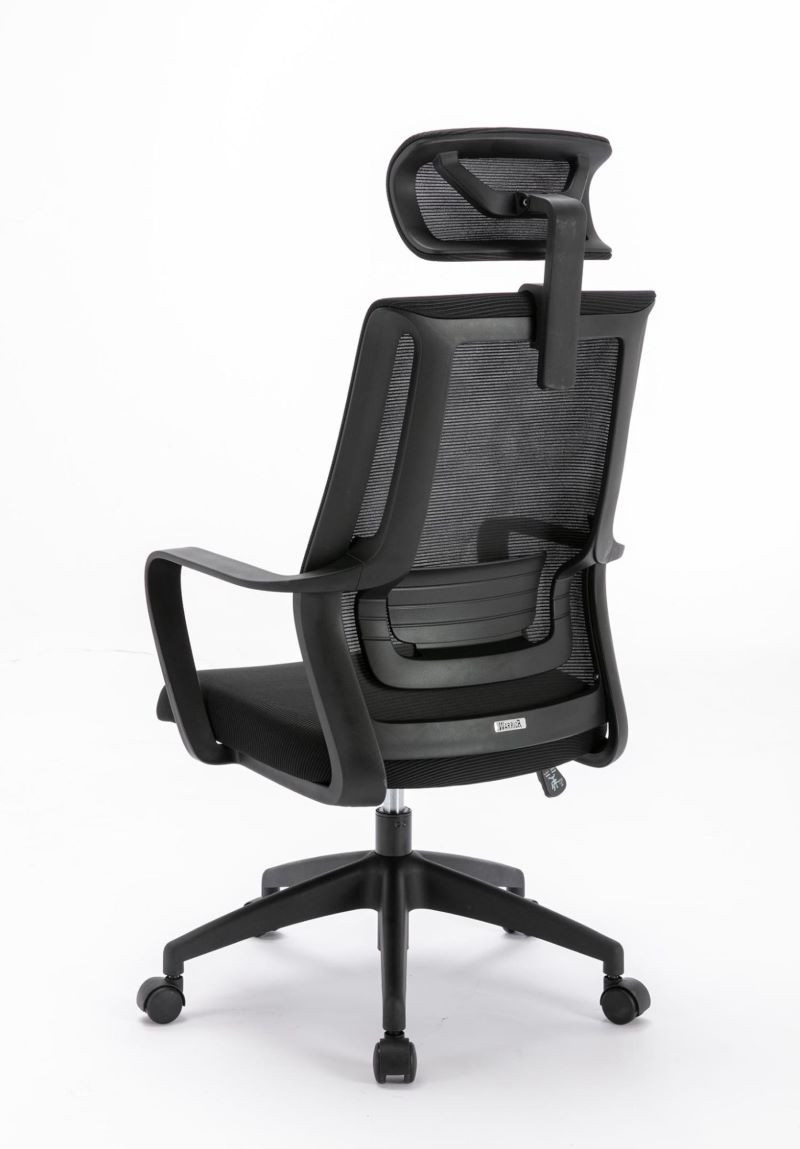 Ghế công thái học 2 triệu Warrior WOC 102 với lưng lưới Fibone giúp thoát nhiệt hiệu quả và mang lại cảm giác dễ chịu khi ngồi làm việc lâu.