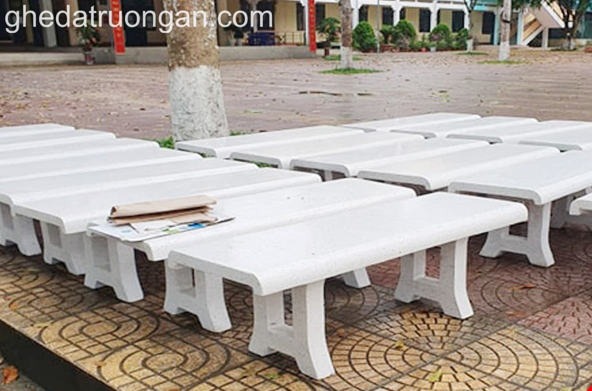 Ghế đá không tựa lưng