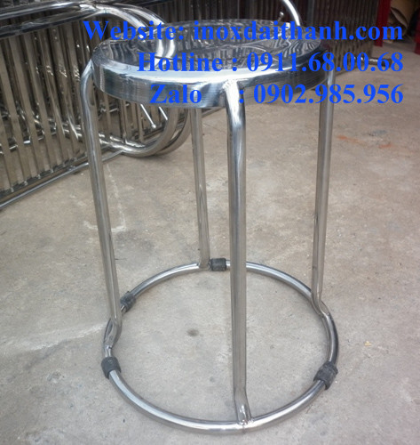 Ghế đẩu inox 304 đơn giản trong không gian nội thất hiện đại