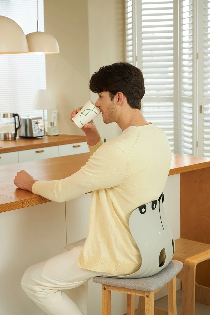 Ghế điều chỉnh tư thế ngồi giúp chuẩn hóa và cố định lưng thẳng, chống gù lưng