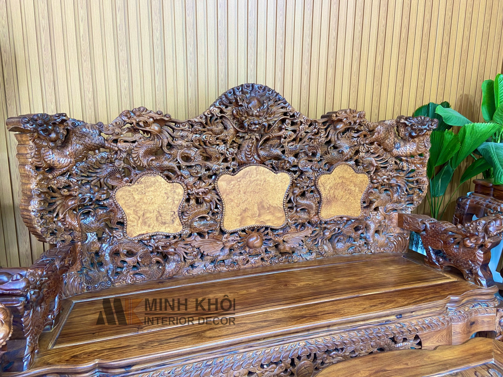 Ghế đơn trong bộ bàn ghế gỗ Cẩm Lai