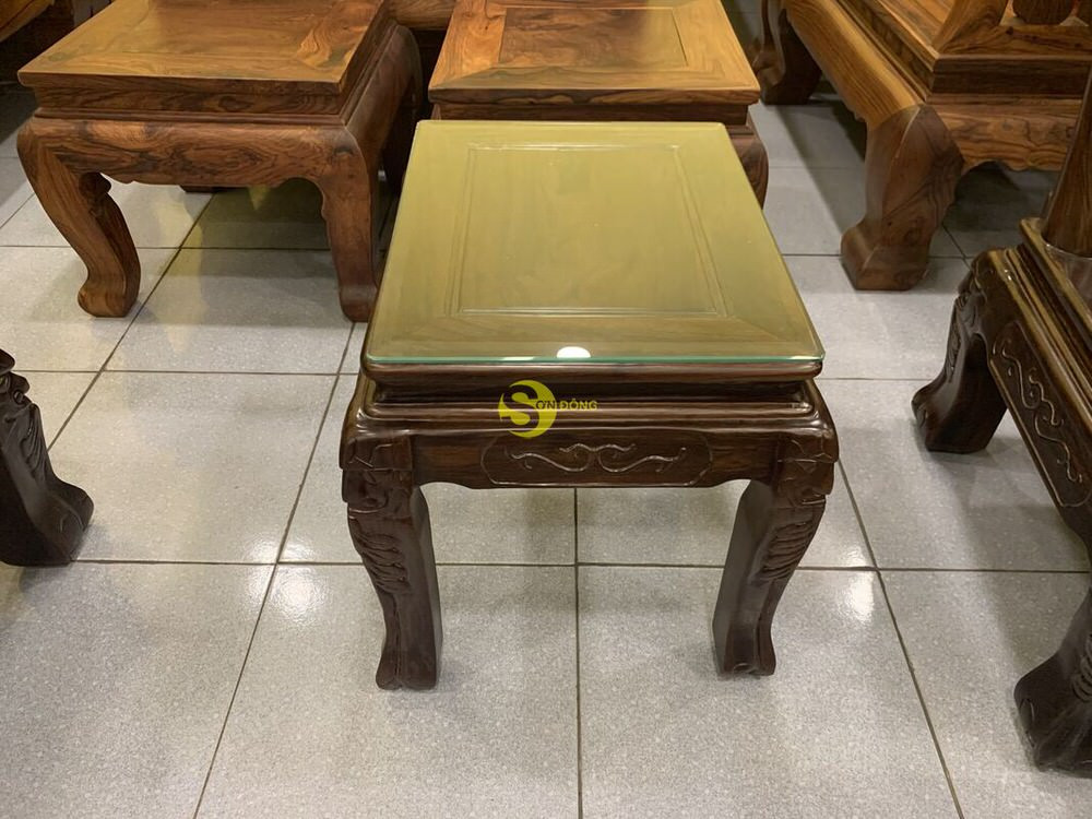 Ghế đơn trong bộ bàn ghế gỗ chiu liu