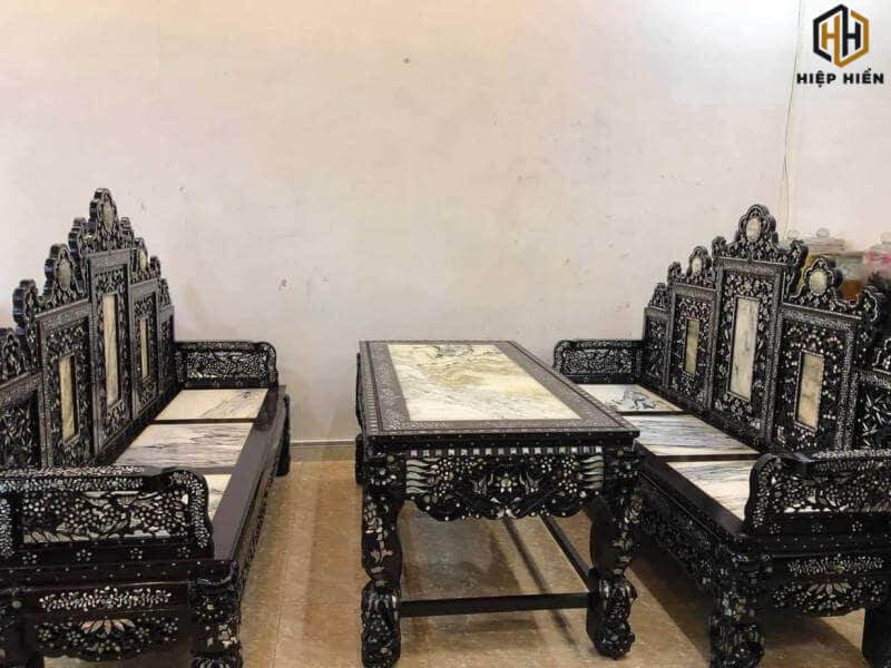 ghế đơn trong bộ bàn ghế gỗ khảm trai phong cách cổ điển truyền thống
