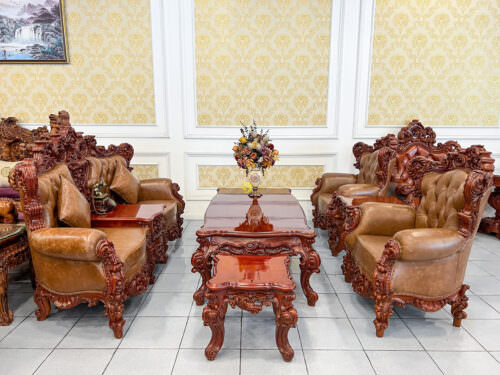 Ghế gỗ cổ điển bọc da cao cấp phối hợp hài hòa nội thất
