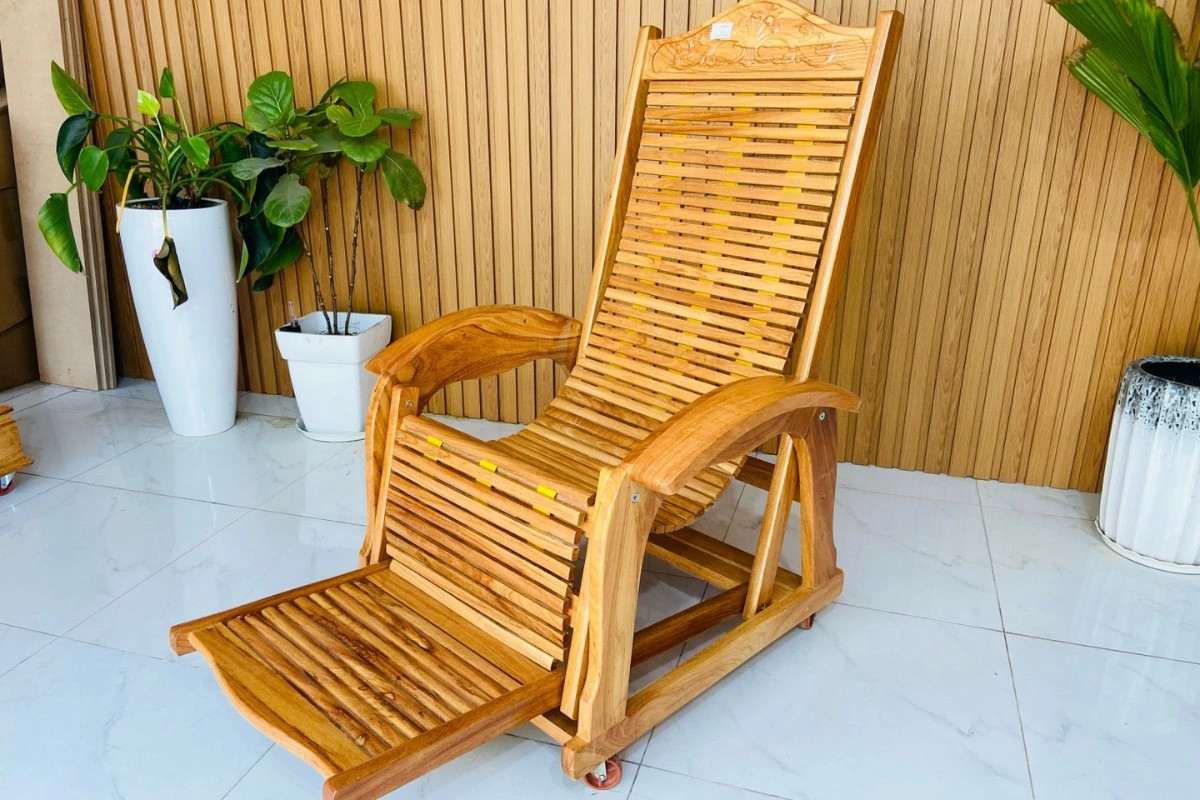 ghế gỗ tựa lưng cho người già thiết kế đơn giản