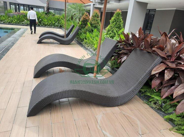 Ghế hồ bơi giả mây trong không gian thực tế
