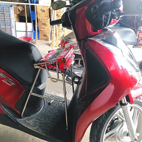 Ghế inox cho bé trên xe tay ga