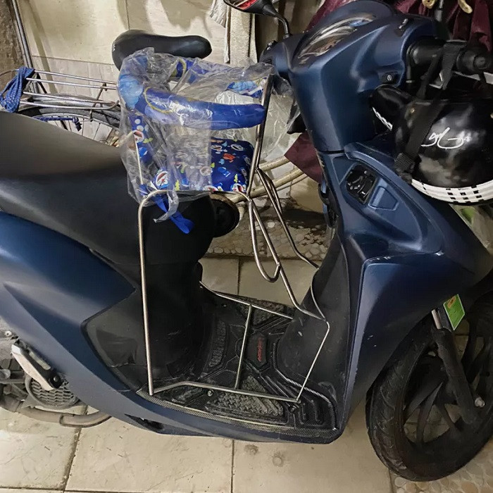 Ghế inox ngồi xe máy Vision cho bé 1 tuổi đến 3 tuổi