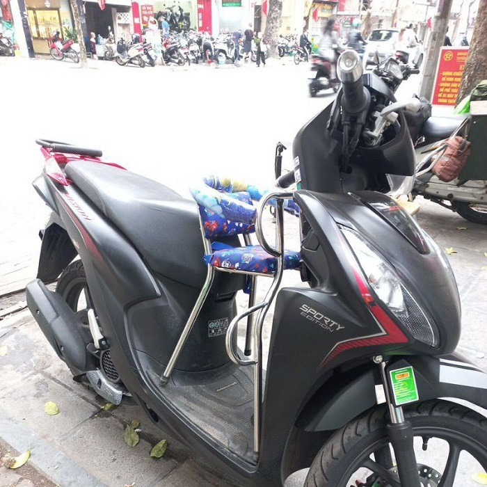 Ghế inox ngồi xe máy Vision cho bé