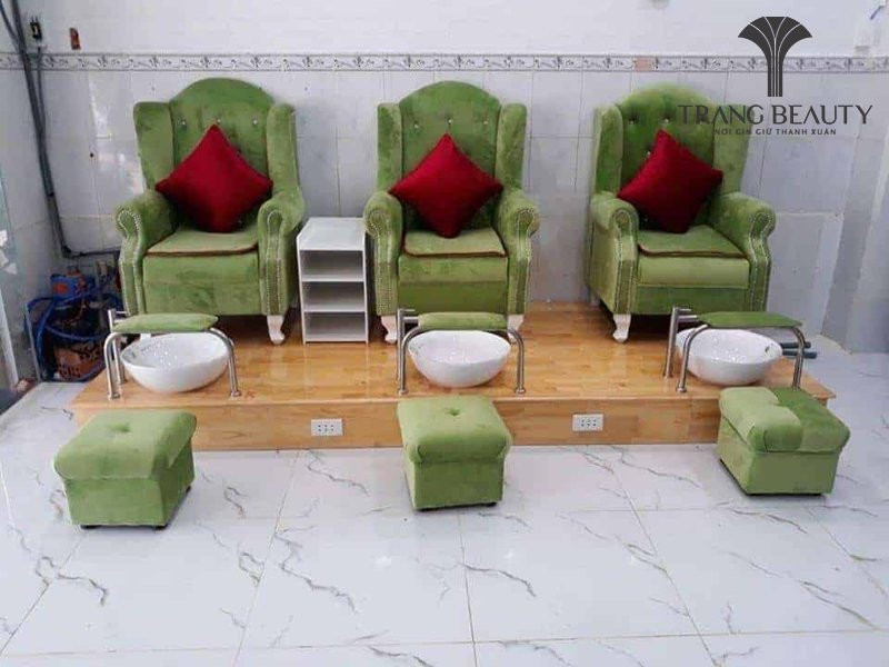 Ghế làm móng chân đơn giản vẫn bao gồm những thành phần hết sức cơ bản