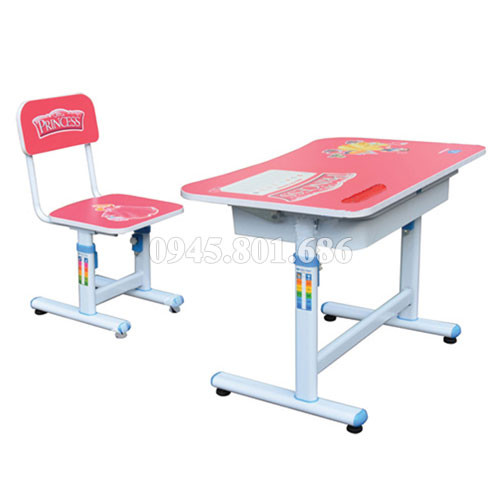 Ghế ngồi học cho bé với thiết kế đơn giản nhưng vững chắc