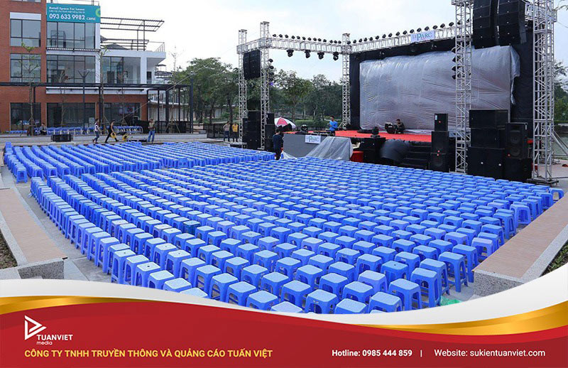 Ghế nhựa màu xanh cho thuê