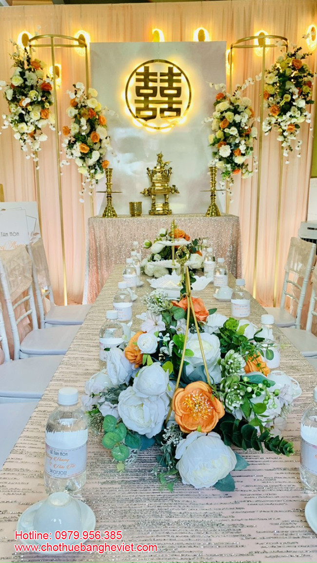 Ghế Tiffany trắng cho lễ gia tiên, dịch vụ thuê bàn ghế