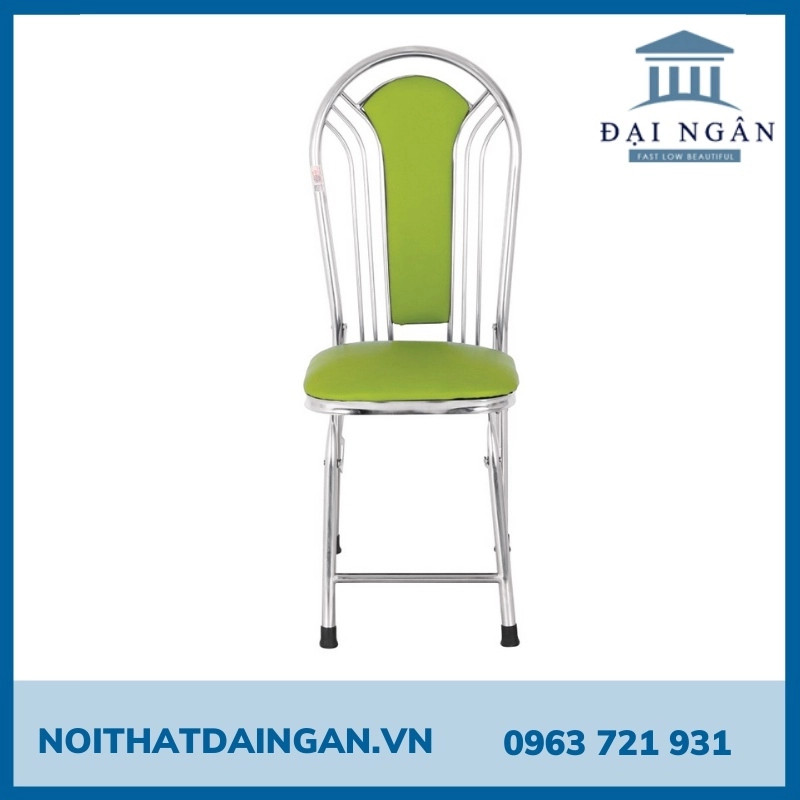 Ghế xếp tựa có nệm lưng cao, tiện lợi cho việc gấp gọn và cất giữ