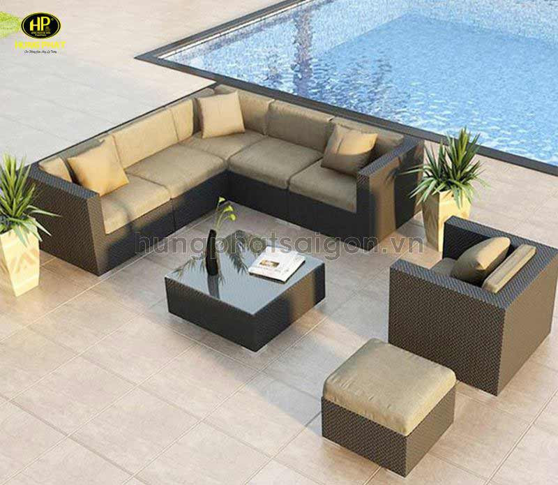Giá thành của bộ bàn ghế gỗ uống trà ngoài trời