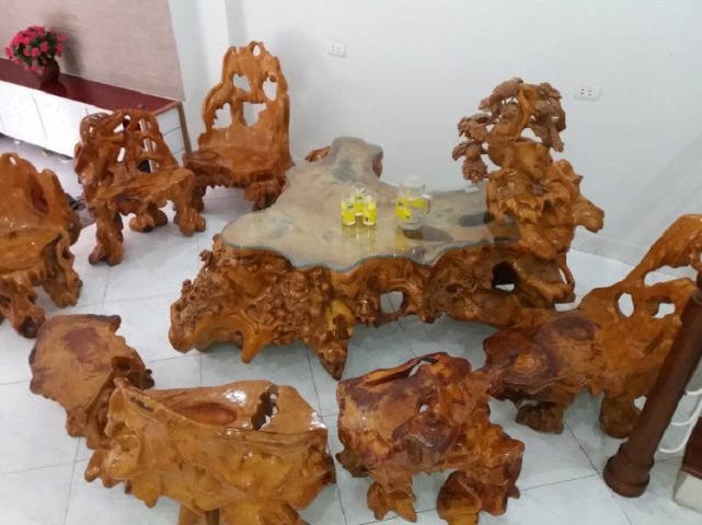 Giá trị của mẫu bàn ghế gốc cây đẹp