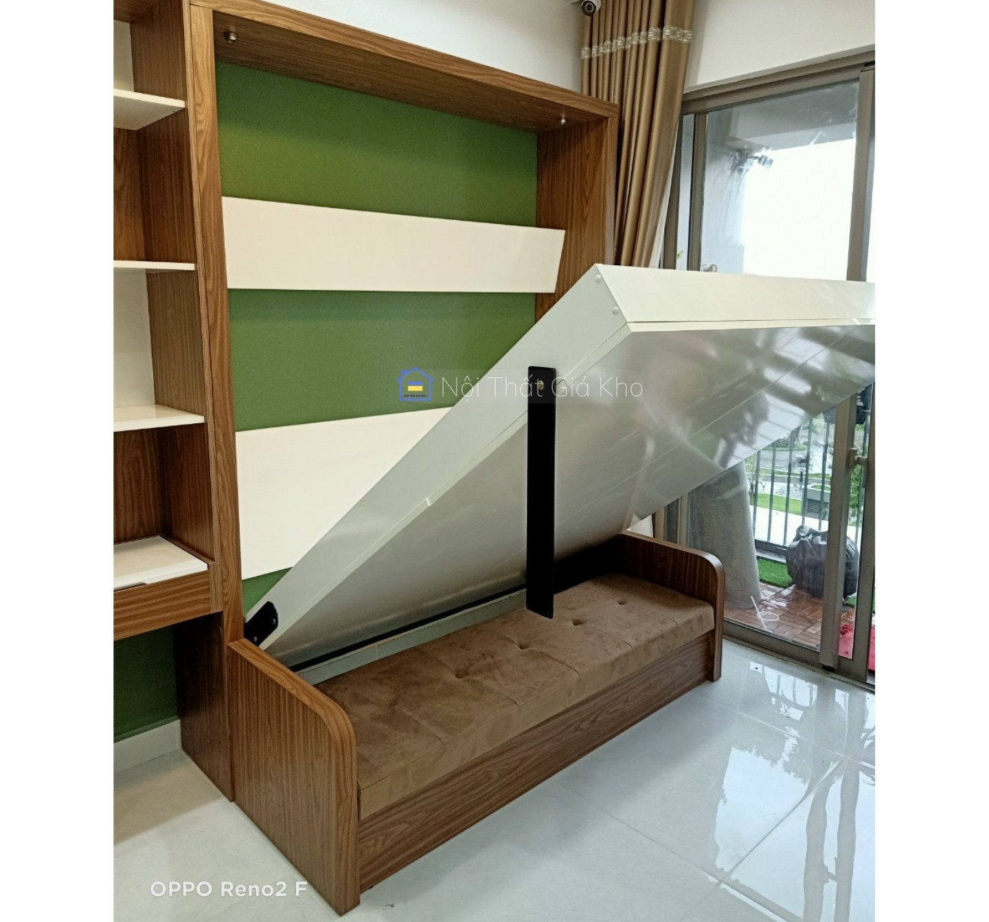 Giường gấp thông minh đa năng kết hợp sofa gọn gàng, giải pháp tối ưu cho căn hộ diện tích hạn chế.