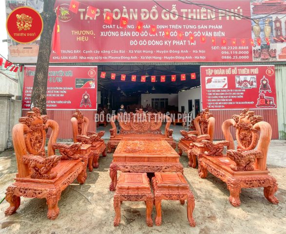 Hình ảnh bộ bàn ghế gỗ hương tay 16 với thiết kế sang trọng, chạm khắc tinh xảo