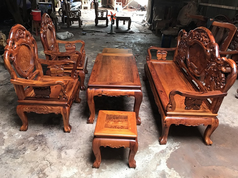 Hình ảnh bộ bàn ghế gỗ kiểu Nhật nước guột đào, thiết kế nhỏ gọn, phù hợp chung cư