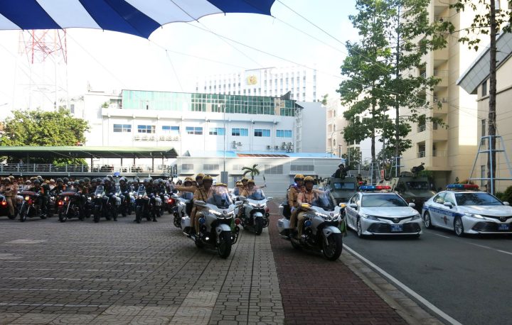 Hình ảnh Lễ ra quân của lực lượng Công an, biểu tượng cho sự nỗ lực trong việc đảm bảo an toàn giao thông và trật tự xã hội