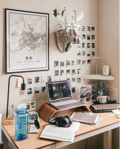 Hình ảnh minh họa tầm quan trọng của việc chọn hướng bàn làm việc hợp phong thủy